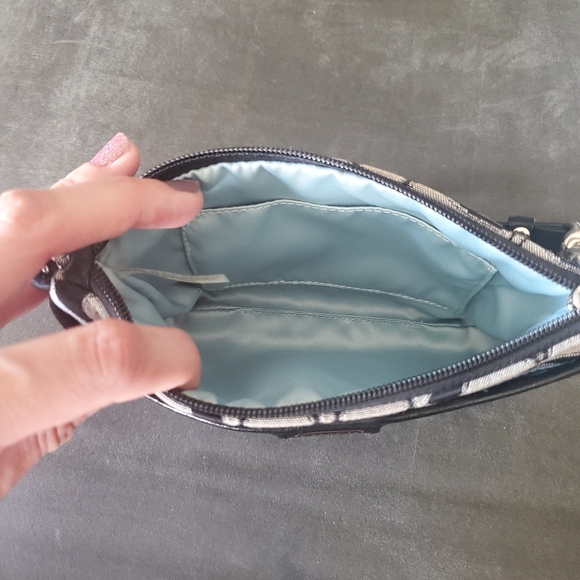 Large coach signature wristlet - Picture 5 of 10